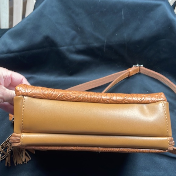 Gun tote’n mama’s tooled American cowhide concealed carry shoulder bags - Picture 6 of 11